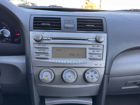 Used 2011 Toyota Camry LE w/ LE Extra-Value Pkg image 31