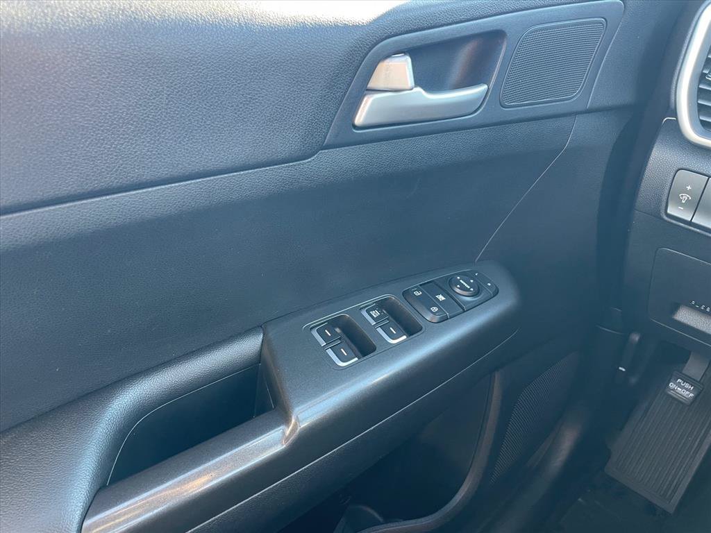 Used 2019 Kia Sportage LX FWD image 19