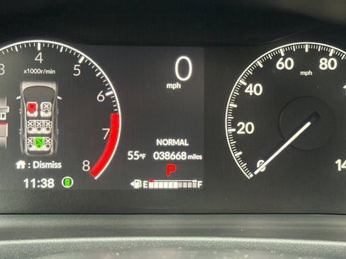 Used 2024 Honda Pilot Touring image 29