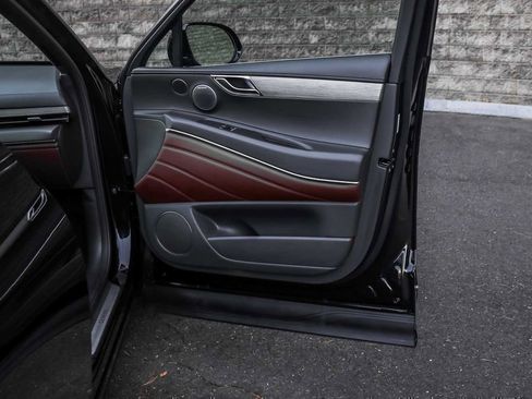 Used 2025 Genesis GV80 3.5T Prestige image 13