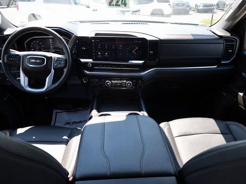 Used 2024 GMC Sierra 2500 SLT w/ SLT Premium Package image 20