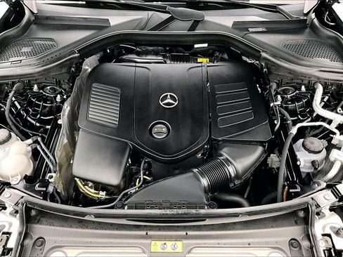 Used 2026 Mercedes-Benz GLC 300 4MATIC image 9