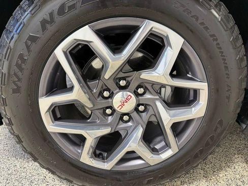 Used 2023 GMC Sierra 1500 SLT w/ SLT Premium Package image 10