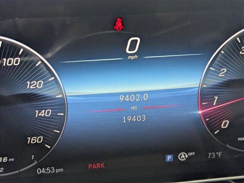 Used 2023 Mercedes-Benz GLC 300 image 11