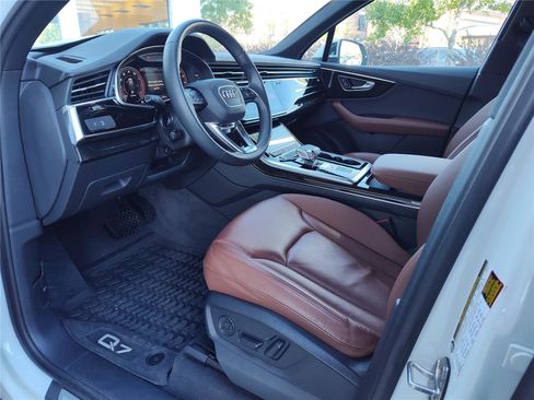 Used 2023 Audi Q7 3.0T Premium image 2