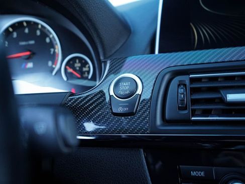 Used 2016 BMW M6 image 20