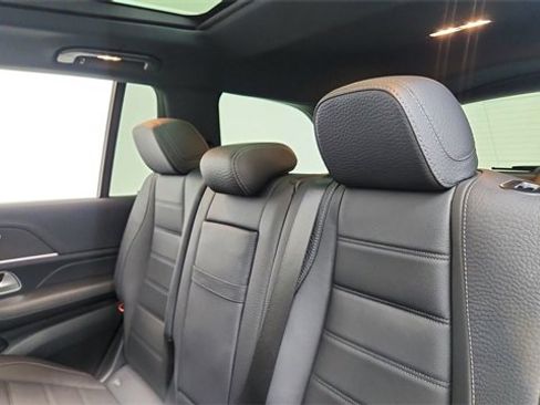 Used 2024 Mercedes-Benz GLS 450 4MATIC image 33