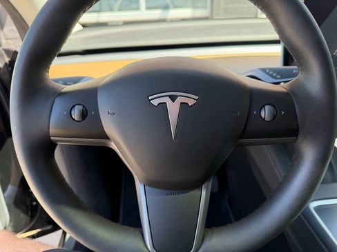 Used 2023 Tesla Model Y Long Range AWD/4WD image 33