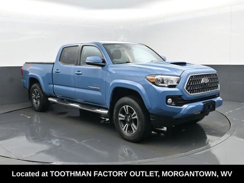 Used 2019 Toyota Tacoma TRD Sport AWD/4WD image 3