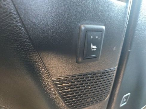 Used 2017 Chrysler Pacifica Limited w/ Advanced Safetytec Group FWD image 14