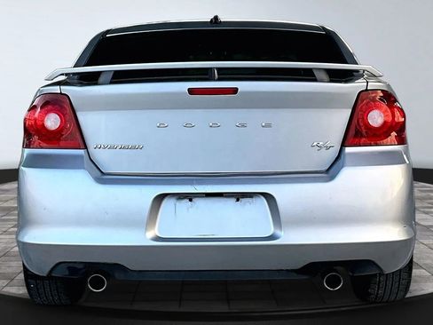 Used 2013 Dodge Avenger R/T image 5
