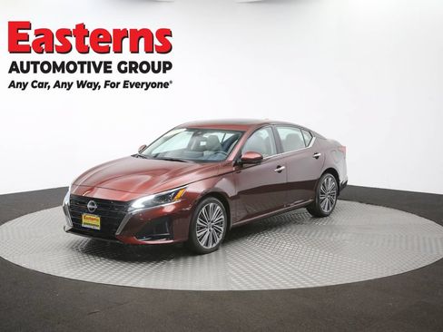 Used 2024 Nissan Altima 2.5 SL AWD/4WD image 59