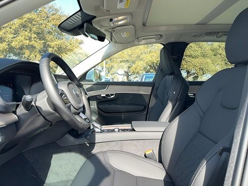 Used 2025 Volvo XC90 T8 Core w/ Protection Package image 11