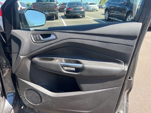 Used 2017 Ford Escape SE w/ Equipment Group 201A FWD image 7