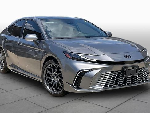 Used 2025 Toyota Camry XSE w/ Premium Package FWD image 3