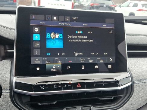 Used 2023 Jeep Compass Latitude image 17