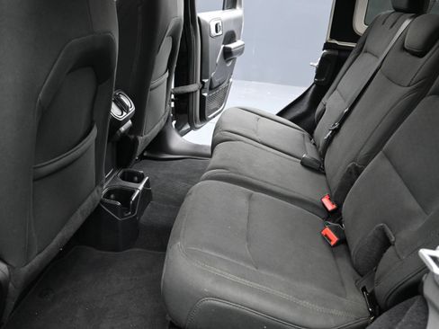 Used 2019 Jeep Wrangler Unlimited Sport AWD/4WD image 21
