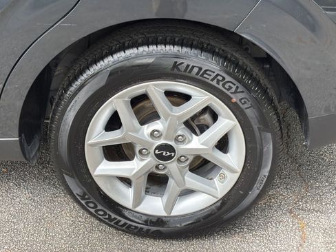 Used 2025 Kia Soul LX w/ LX Technology Package FWD image 29