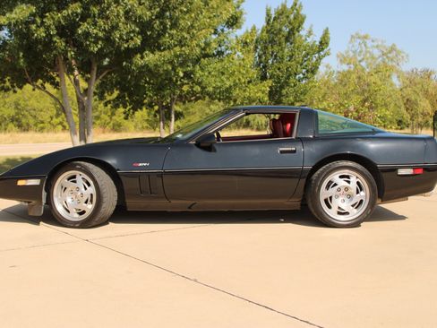 Used 1990 Chevrolet Corvette ZR-1 RWD image 6