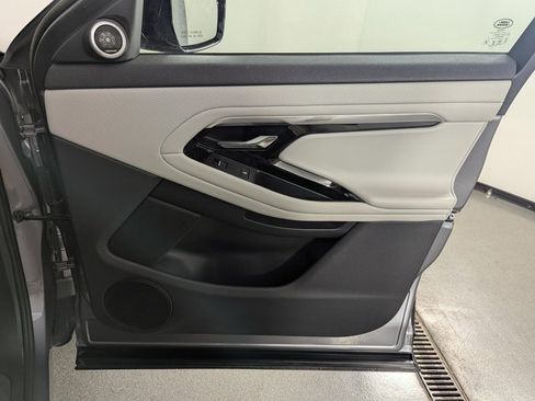 Used 2023 Land Rover Range Rover Evoque R-Dynamic S image 28