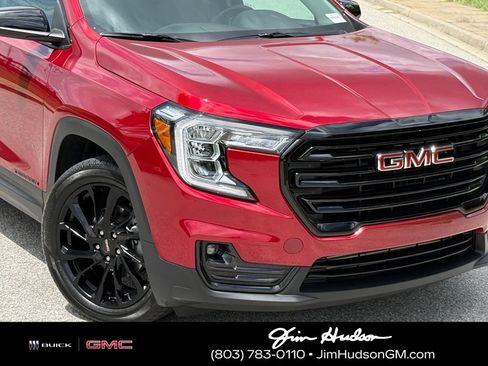 Used 2023 GMC Terrain SLT w/ Infotainment Package II FWD image 6