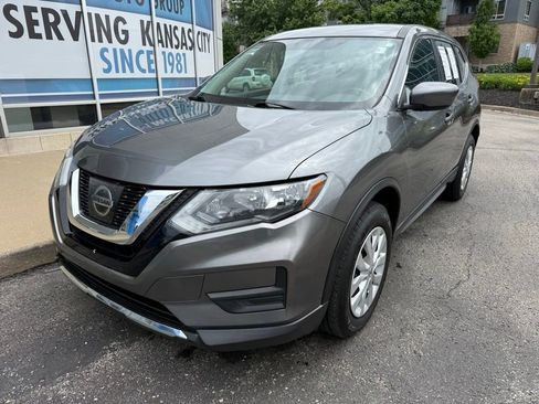 Used 2017 Nissan Rogue S AWD/4WD image 8