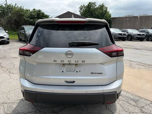 Used 2024 Nissan Rogue SV AWD/4WD image 6