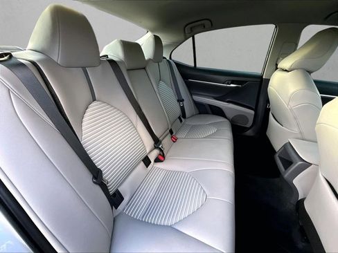 Used 2024 Toyota Camry SE image 29