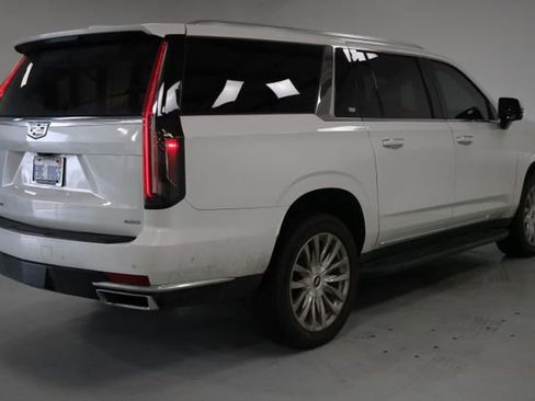 Used 2022 Cadillac Escalade ESV Premium Luxury image 15