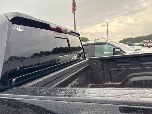Used 2022 GMC Sierra 2500 AT4 w/ AT4 Premium Plus Package AWD/4WD image 11
