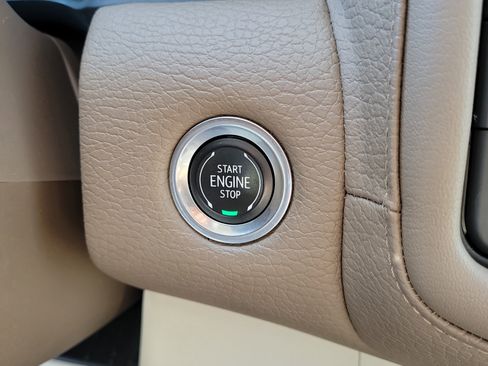 Used 2021 GMC Yukon Denali w/ Denali Premium Package image 21