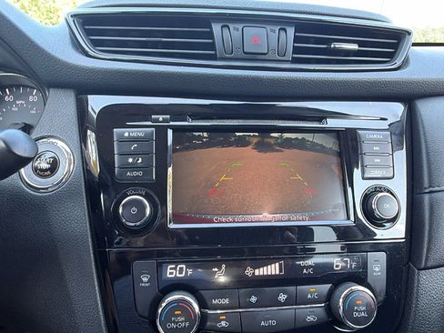 Used 2019 Nissan Rogue SV AWD/4WD image 30