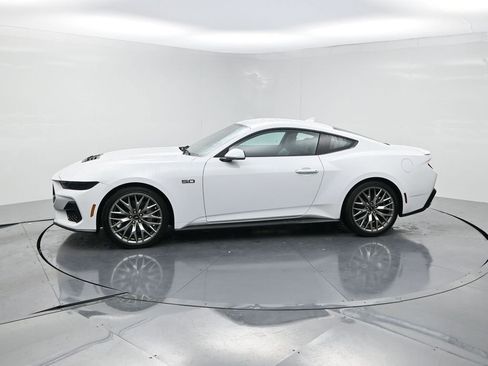 Used 2025 Ford Mustang GT Premium image 3