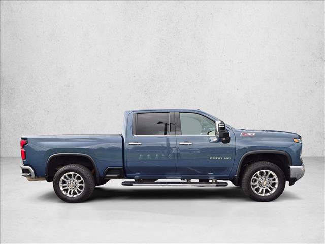 Used 2025 Chevrolet Silverado 2500 LTZ w/ LTZ Convenience Package AWD/4WD image 4