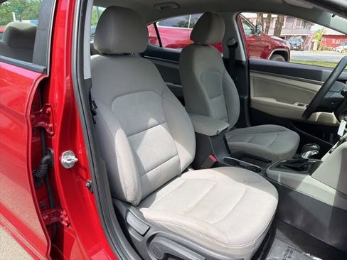 Used 2017 Hyundai Elantra SE FWD image 9