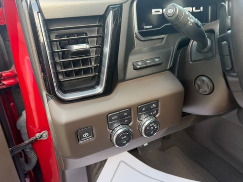 Used 2024 GMC Sierra 1500 Denali AWD/4WD image 15