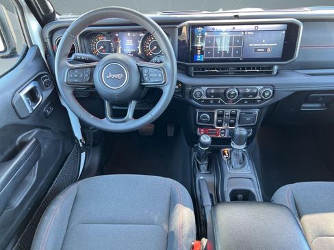 Used 2024 Jeep Wrangler Rubicon image 28