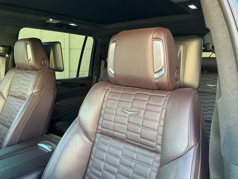 Used 2023 Cadillac Escalade ESV Sport Platinum AWD/4WD image 14