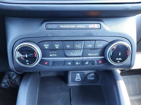 Used 2025 Ford Escape Active w/ Cold Weather Package image 5