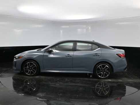 Used 2025 Nissan Sentra SR image 4