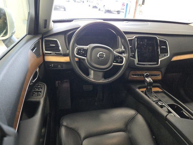 Used 2022 Volvo XC90 T6 Momentum w/ Advanced Package AWD/4WD image 15