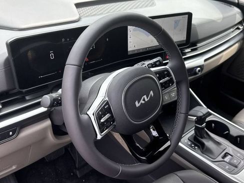 New 2026 Kia Carnival FWD image 27