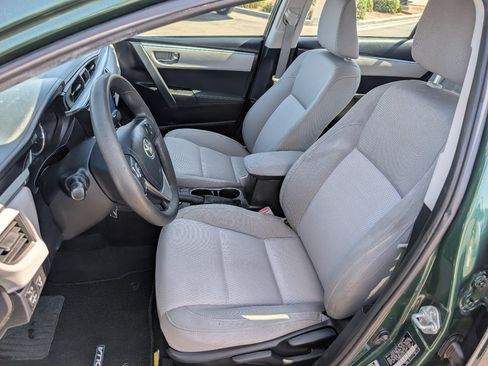 Used 2014 Toyota Corolla LE FWD image 2