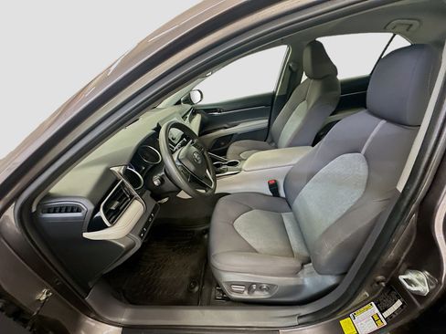 Used 2021 Toyota Camry LE image 13