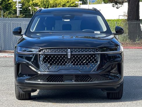 New 2026 Lincoln Nautilus Reserve w/ Jet Appearance Package AWD/4WD image 6