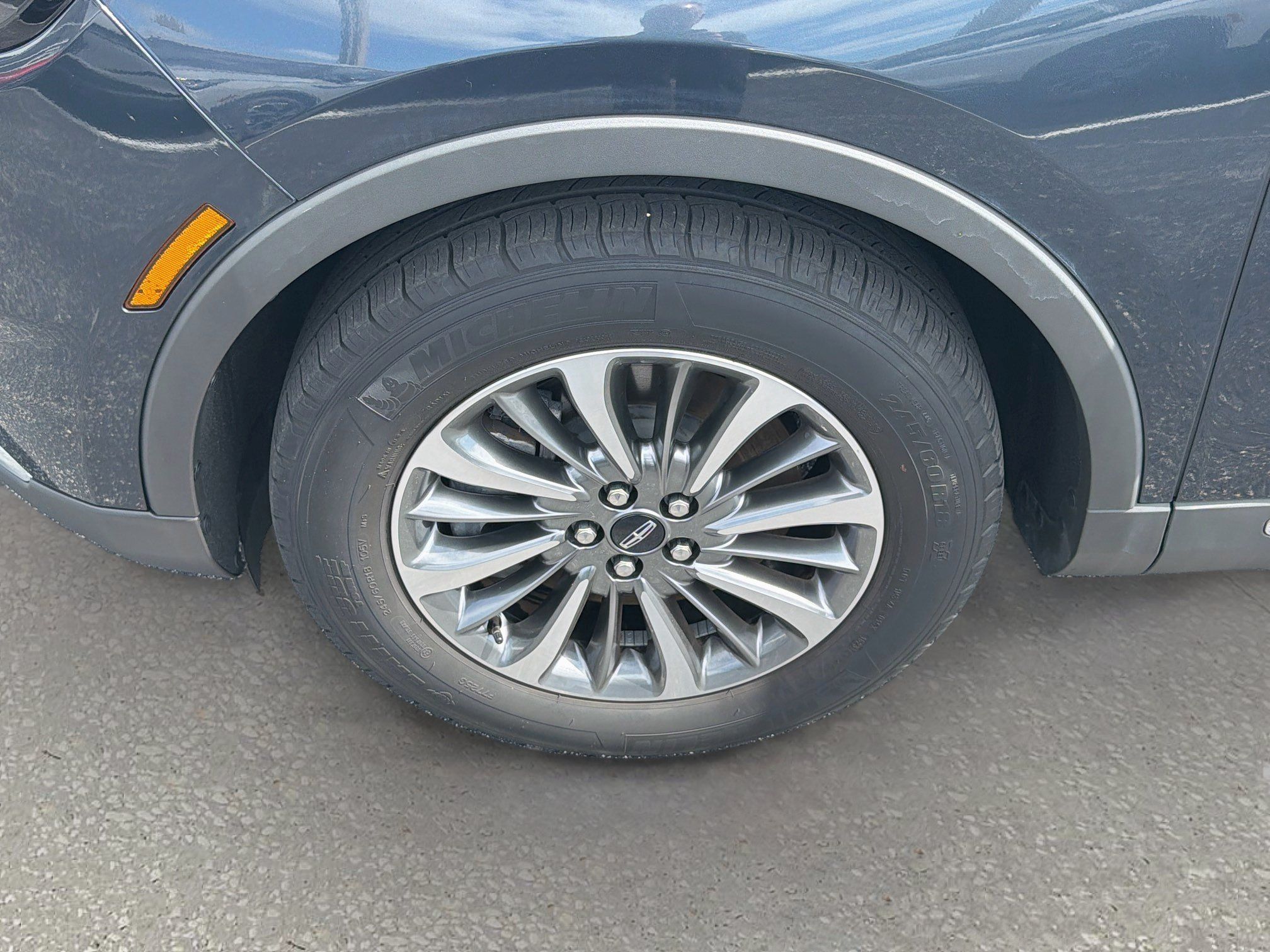 Used 2023 Lincoln Nautilus FWD w/ Premium Package image 31
