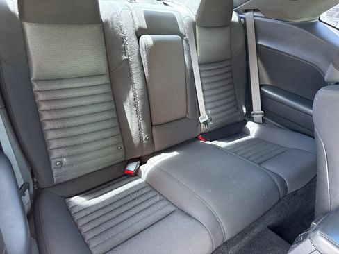 Used 2014 Dodge Challenger SXT RWD image 12