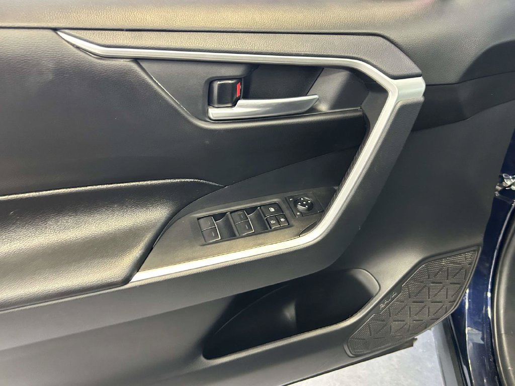 Certified 2025 Toyota RAV4 XLE AWD/4WD image 16