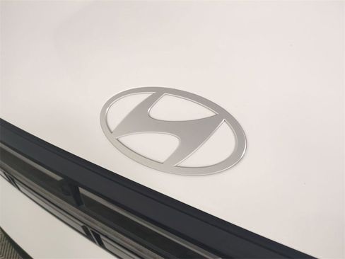 Used 2025 Hyundai Santa Fe Limited image 13