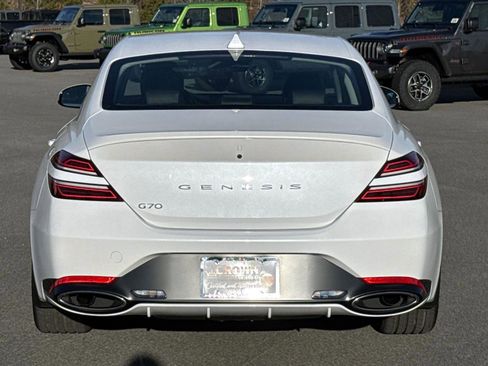 Used 2025 Genesis G70 2.5T image 6